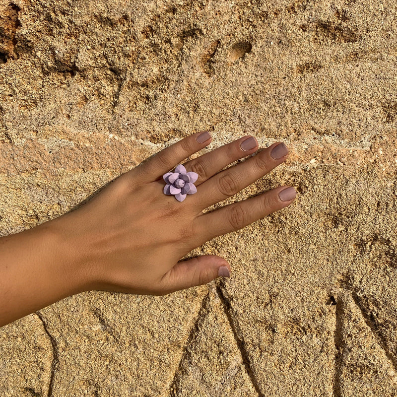 Sardinian Lavender Lily Silk Effect - Adjustable ring